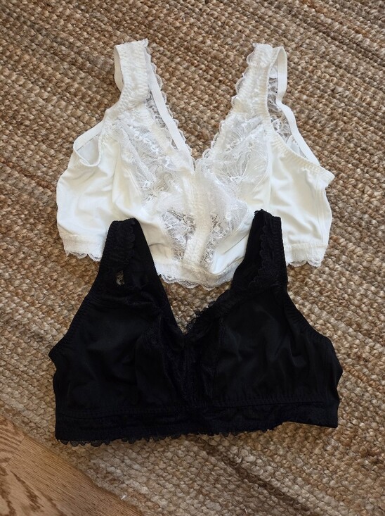 Breezies Other - Breezies Lace Trim Wireless Bralette - White and Black